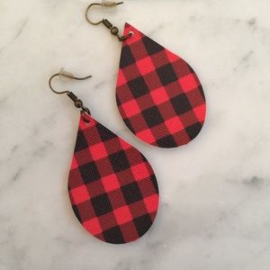 Earrings 🍒🍒🍒 3/$10 Buffalo Check teardrop shape